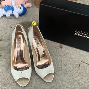 Badgley Mischhka size 9 high heels. Does come with box.